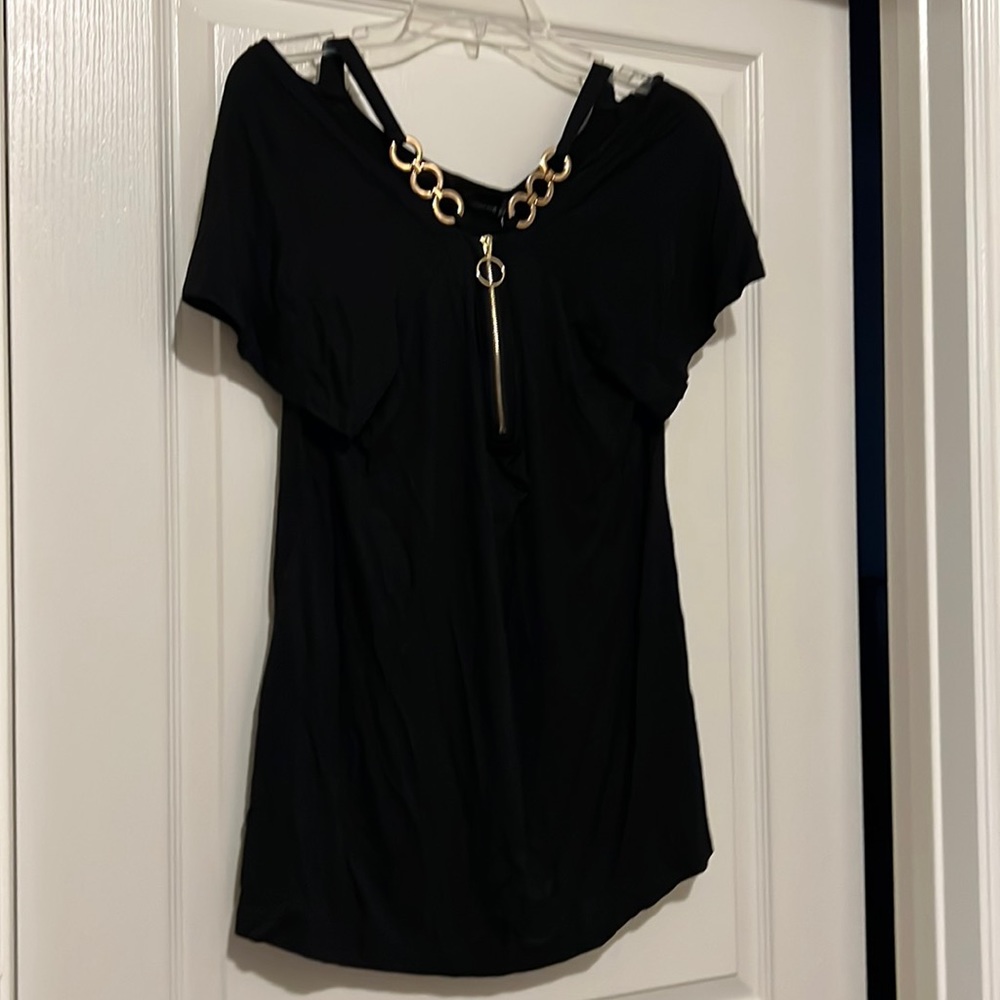 NWT Bloomchic SS Zip Front Top